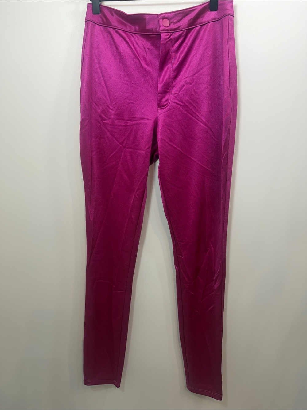 Skims Disco pants fuchsia size medium. NWT.